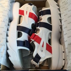 Fila Shoes - Fila Disruptor Sandals NWT size 9 Fila Shoes - Fila Disruptor Sandals NWT size 9
